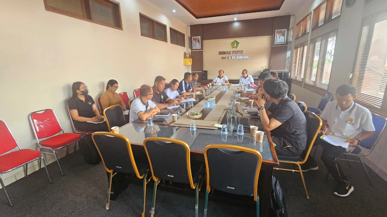 Dinas PUPRHub Kab. Jembrana melaksanakan rapat internal.